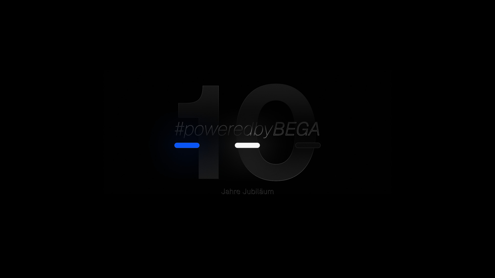 Schwarze Fläche mit einer großen 10 und dem Hashtag poweredbyBEGA